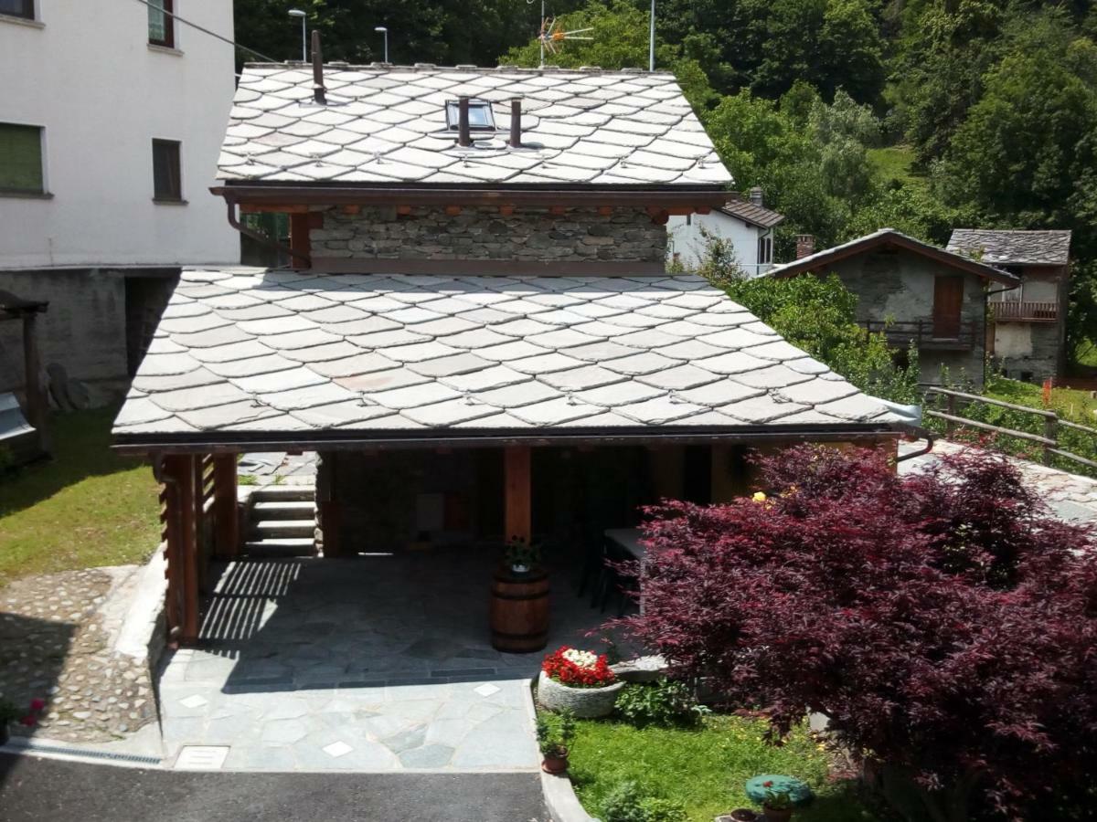 Acero Rosso Villa Champdepraz Exterior photo
